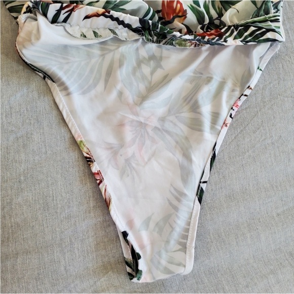 PRETTYLITTLETHING White Tropical Print Swim Cover Maxi Skirt - Picture 11 of 13